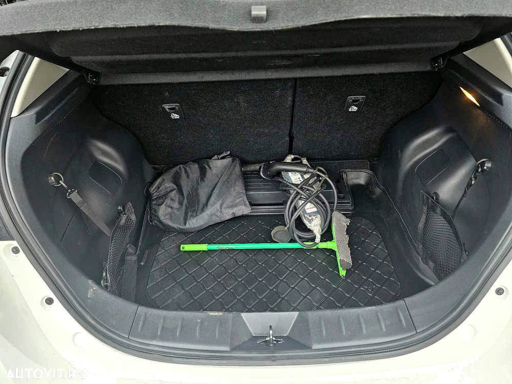 Nissan LEAF Tekna - 14