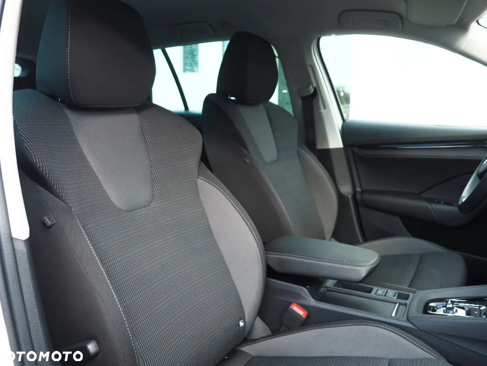 Skoda Octavia 2.0 TDI Drive Selection DSG - 11