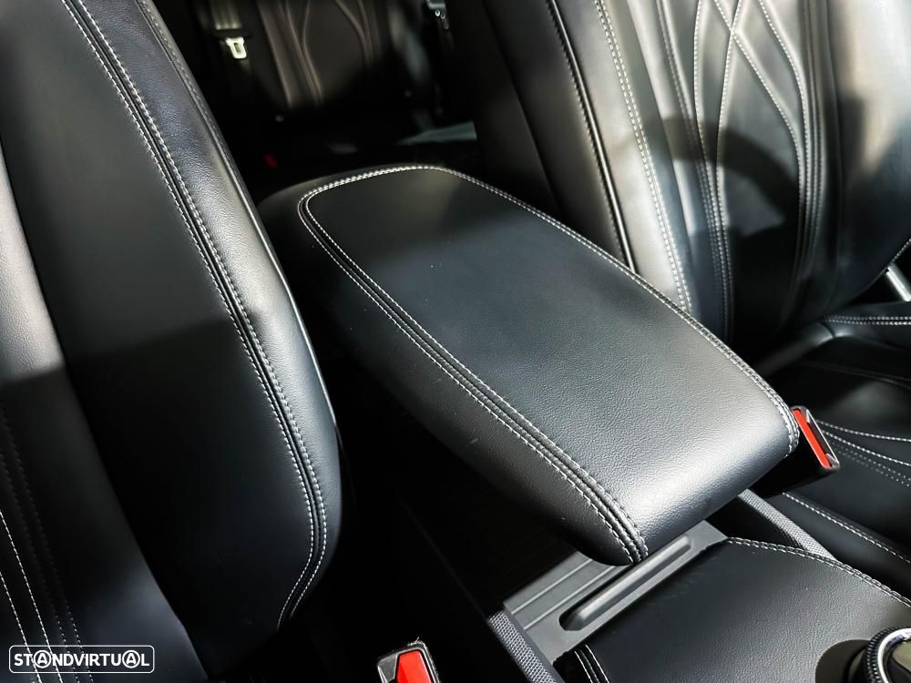 Ford Mustang Mach-E Premium AWD - 35