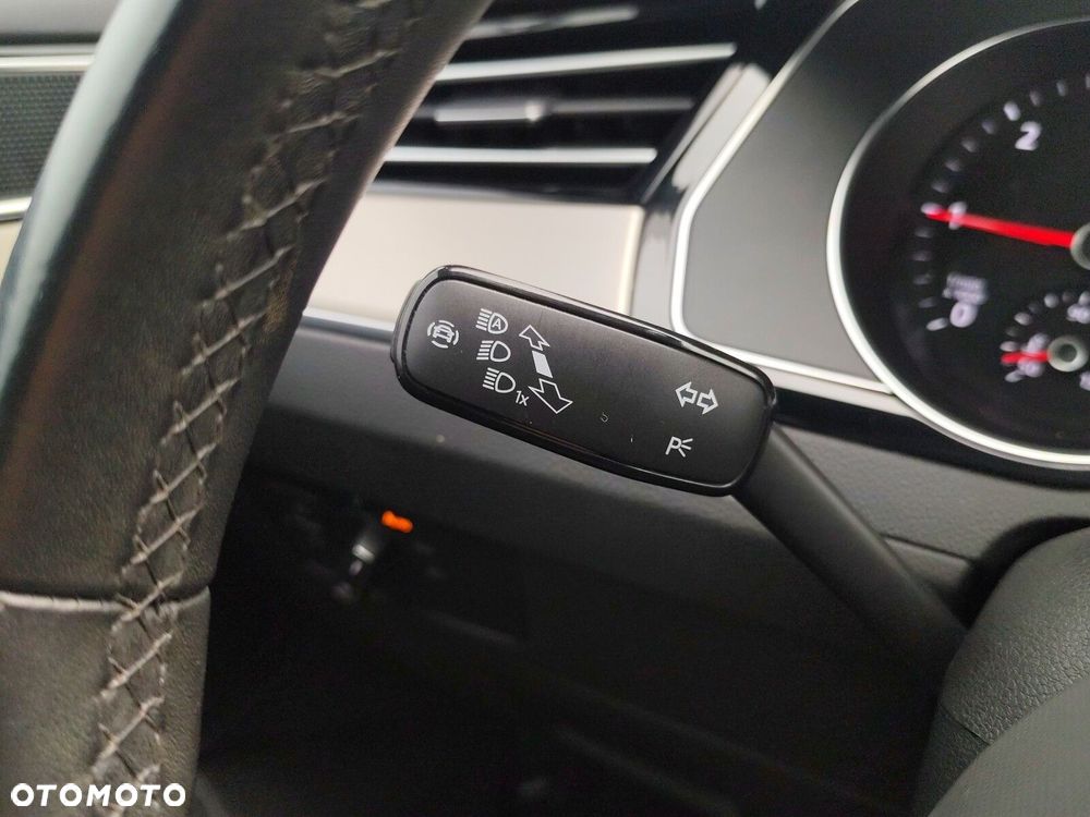 Volkswagen Passat - 24