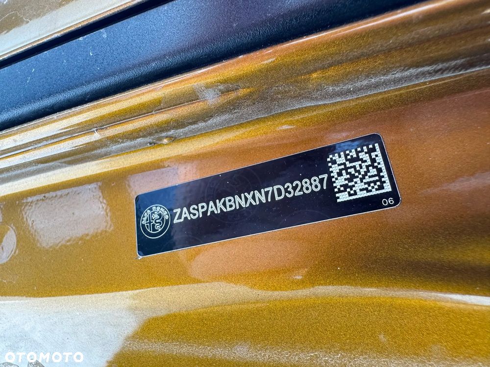 Alfa Romeo Stelvio 2.0 Turbo 16V AT8-Q4 Tributo Italiano - 40