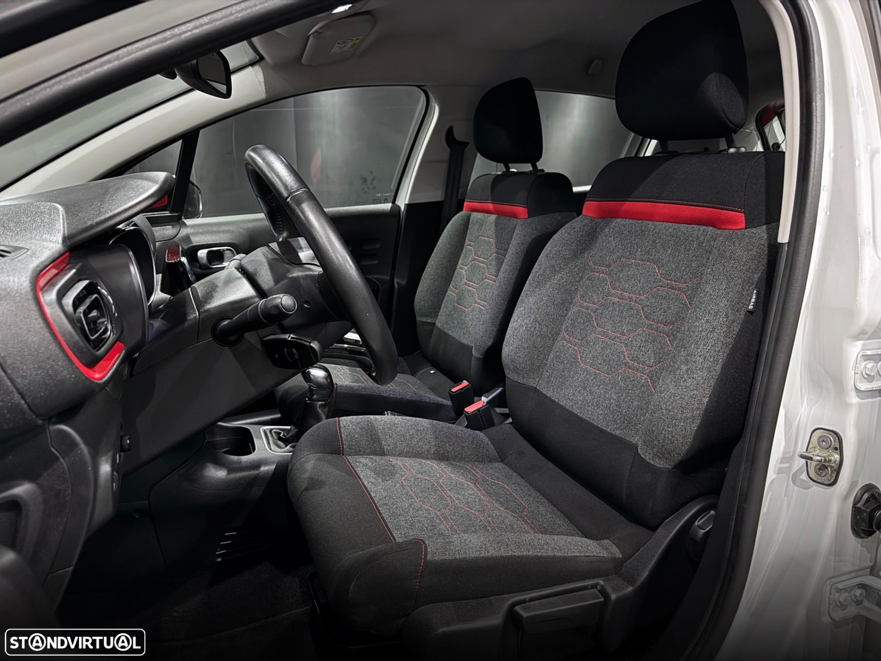 Citroën C3 1.2 PureTech Shine - 15