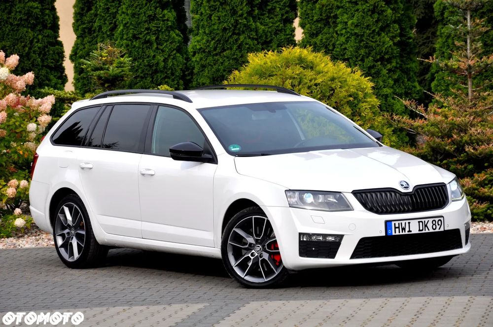 Skoda Octavia Combi 2.0 TDI DSG RS - 3