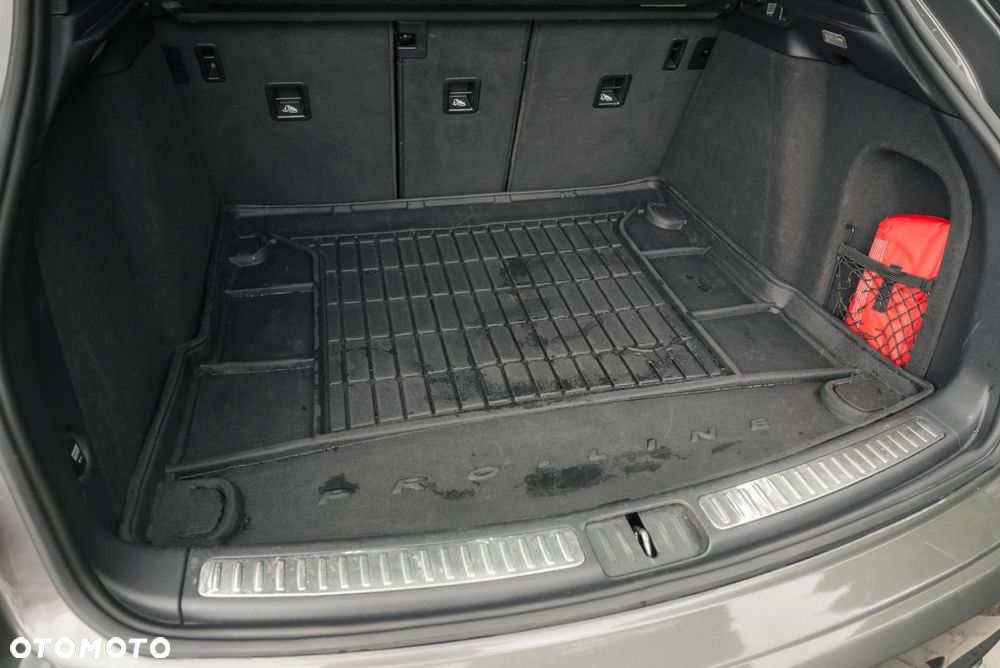 Porsche Macan - 35