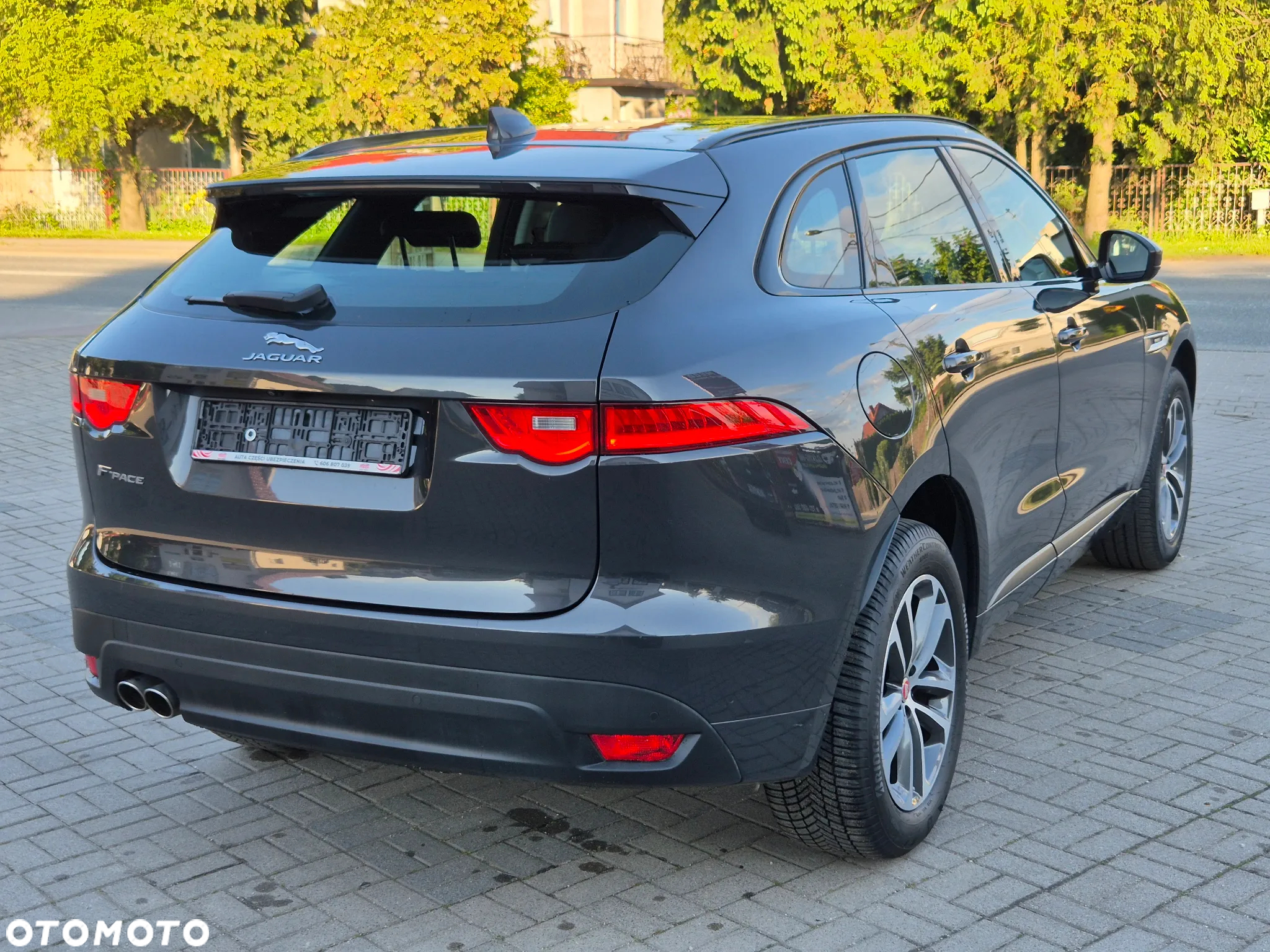 Jaguar F-Pace 2.0 i4D AWD R-Sport - 9