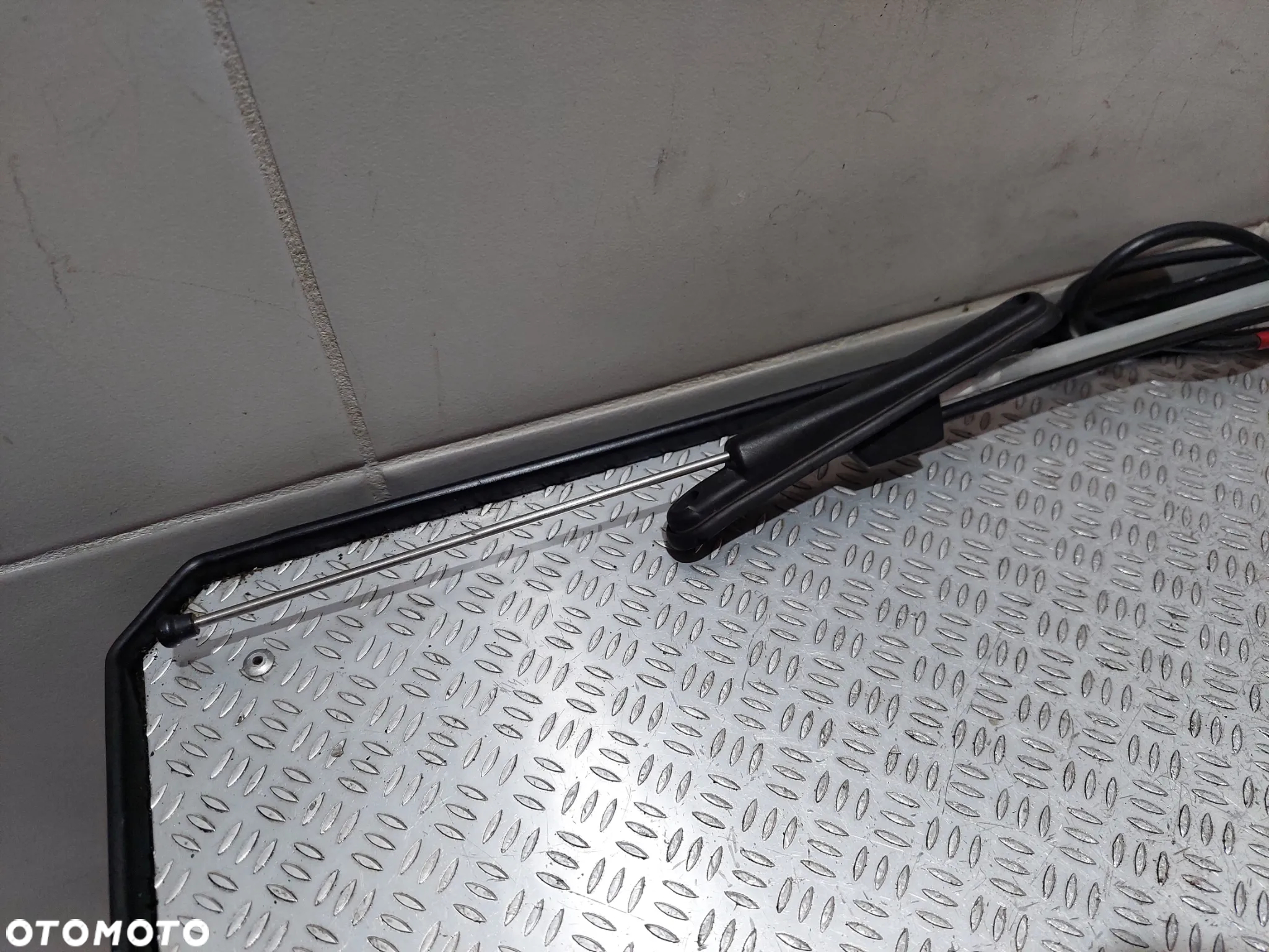 ANTENA TOYOTA DYNA R2008 3,0 DISEL - 2
