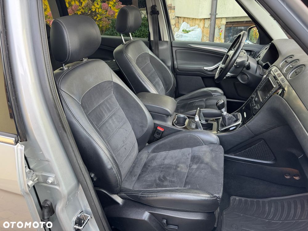 Ford Galaxy - 34