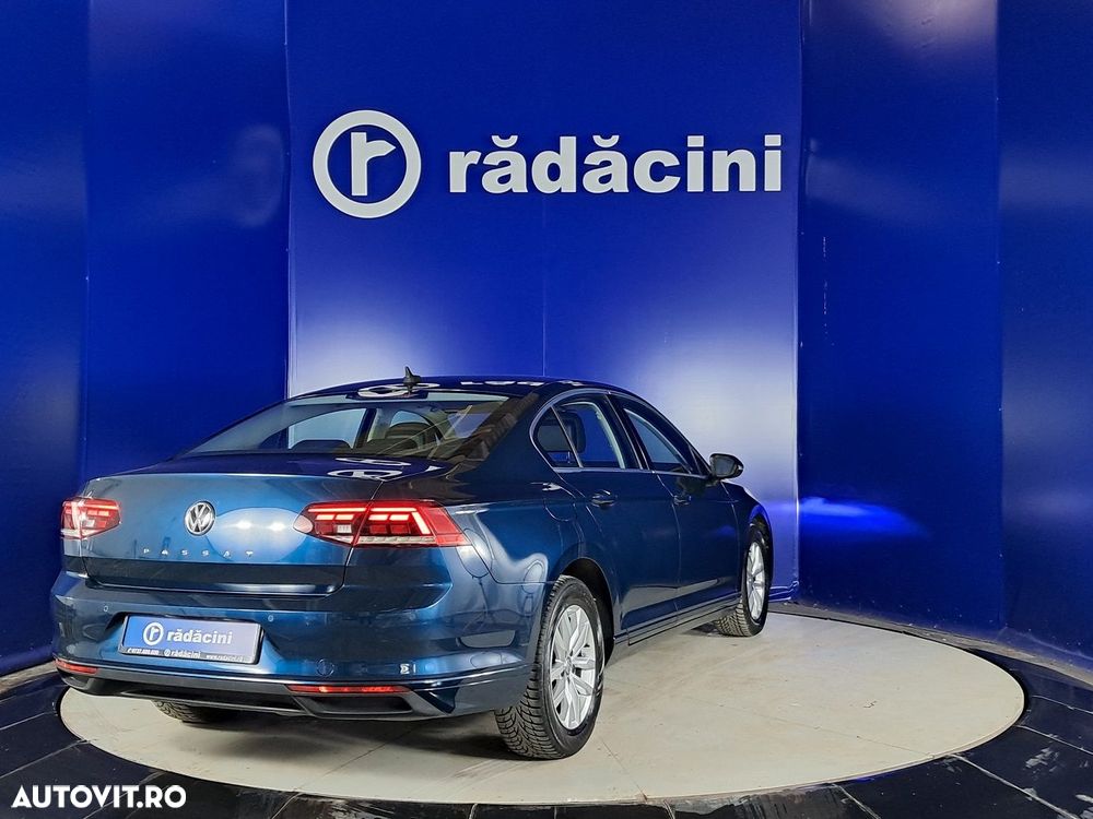 Volkswagen Passat - 19