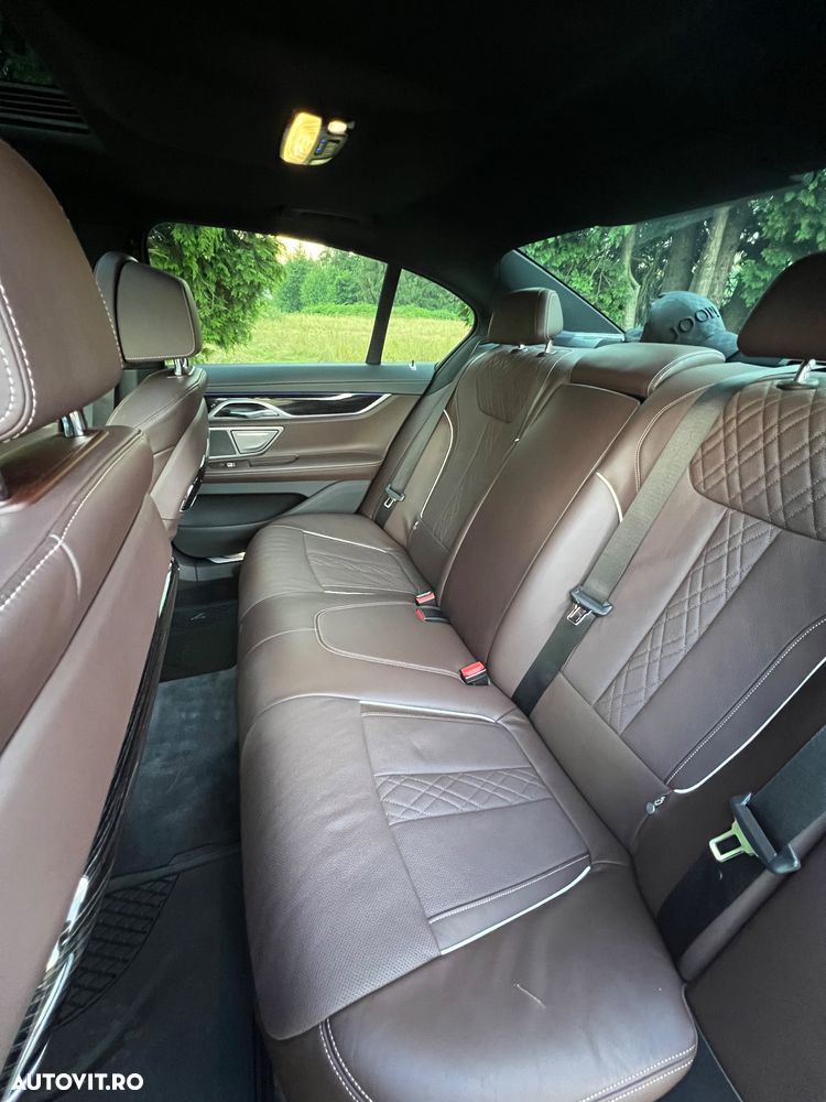 BMW Seria 7 740d xDrive - 14