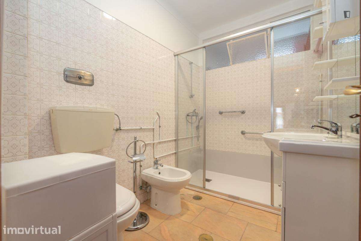 Quarto - localizado em Celas Coimbra Portugal Coimbra - Grande imagem: 5/9