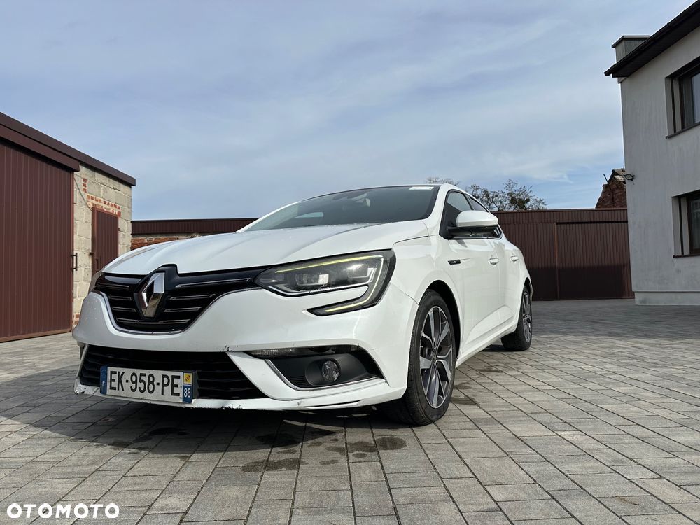 Renault Megane ENERGY TCe 130 BOSE EDITION - 17