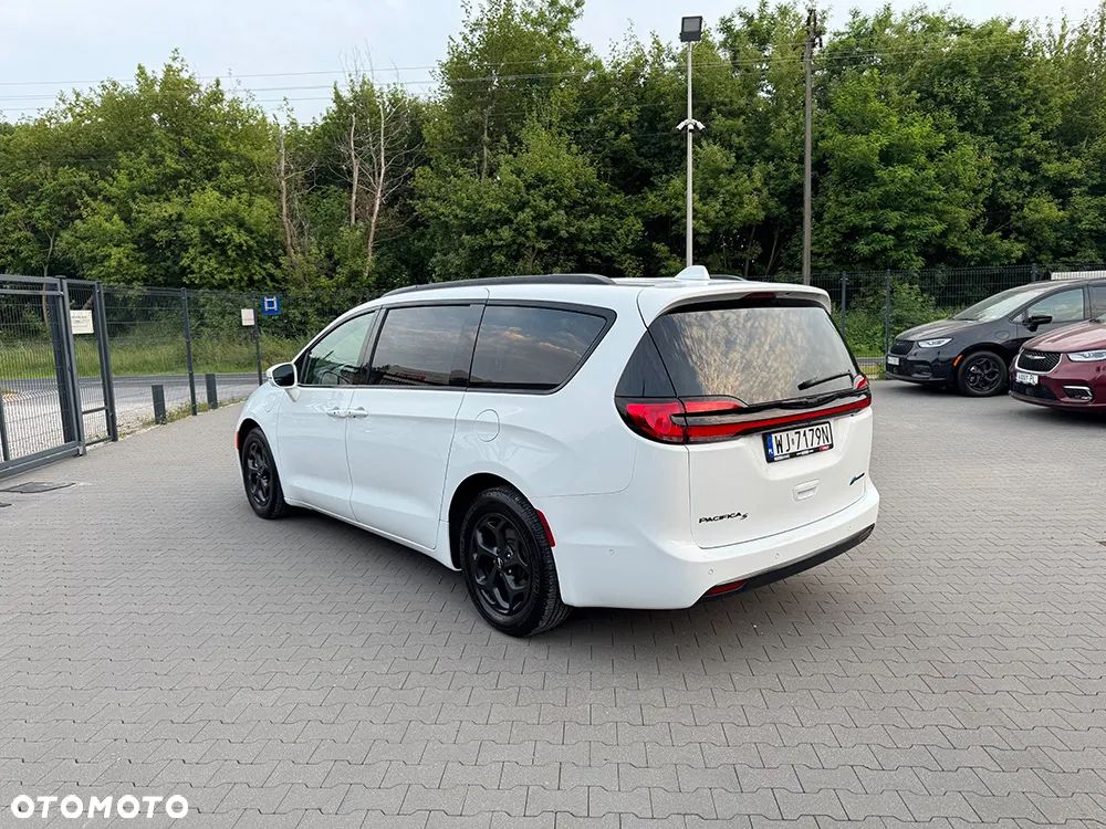 Chrysler Pacifica - 6