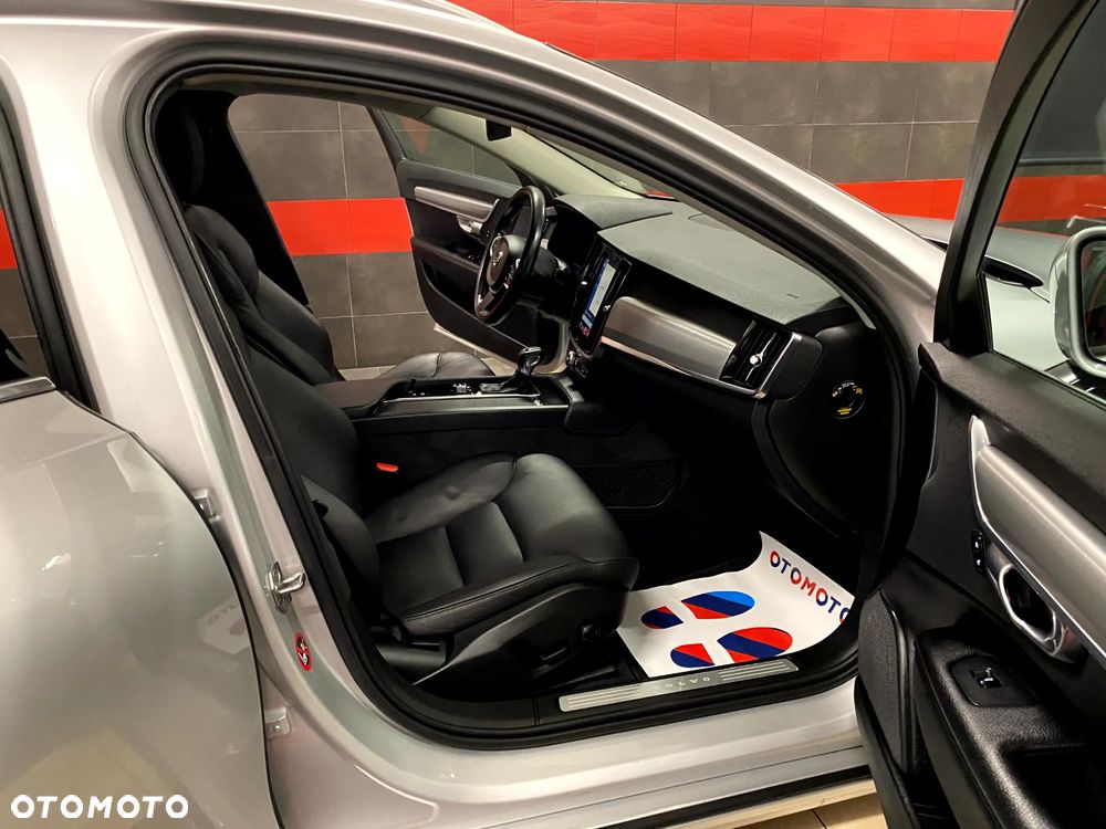 Volvo V90 D4 Geartronic Kinetic - 25