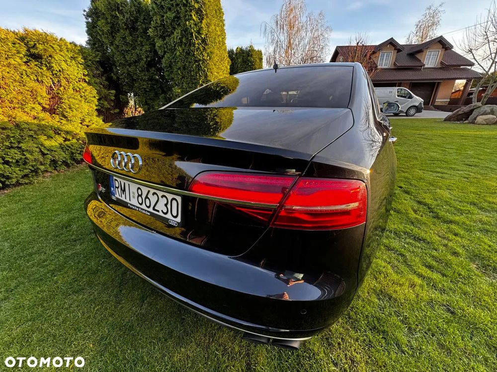 Audi S8 - 12