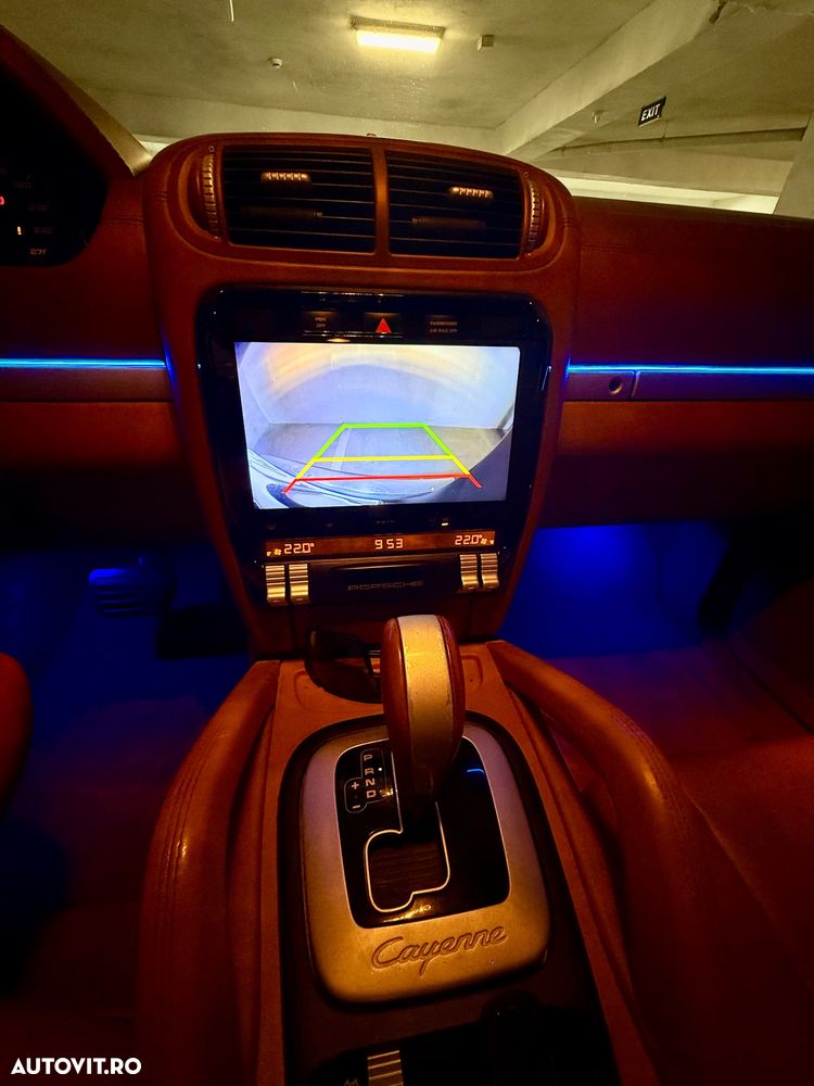 Porsche Cayenne - 11