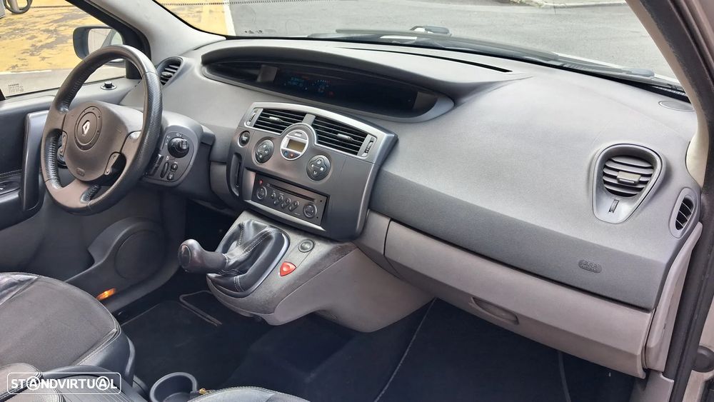 Renault Scénic 1.5 dCi Confort Privilége - 14