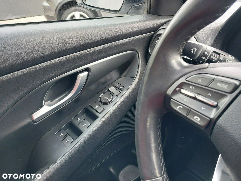 Hyundai i30 1.5 DPI Comfort - 23