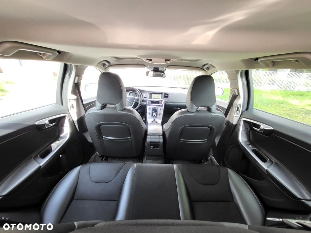Volvo V60 T5 Geartronic Momentum - 23