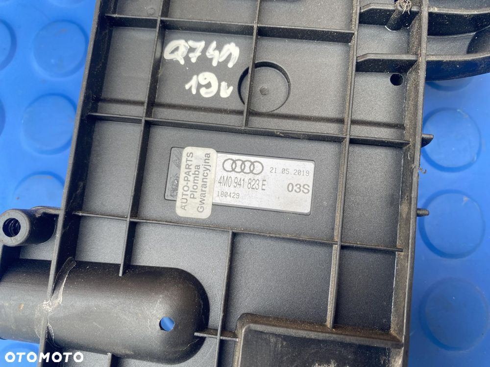 AUDI Q7 4M 4M0941823E SKRZYNKA BEZPIECZNIKÓW ORYGINAŁ - 3