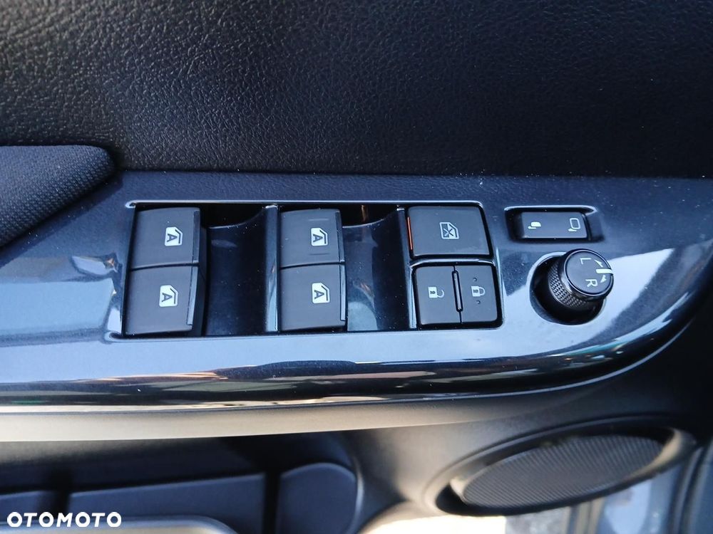 Toyota Hilux 2.8 D-4D Double Cab SR5 4x4 - 39