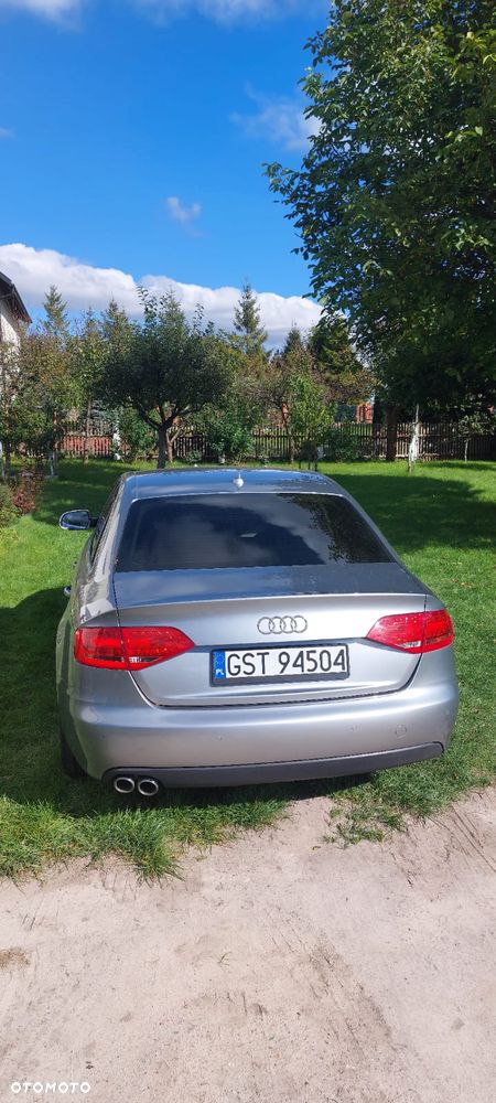 Audi A4 Limousine - 3