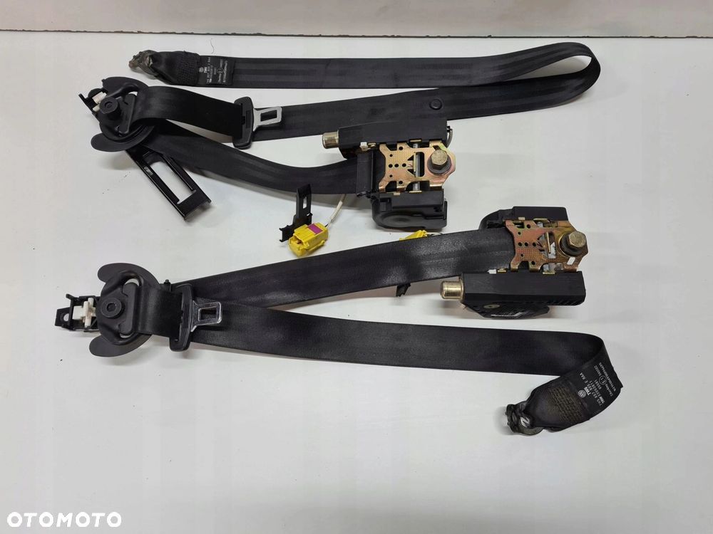 VW T5 MULTIVAN pas bezpieczeństwa napinacz lewy przód CZARNY 7H5857805E - 1