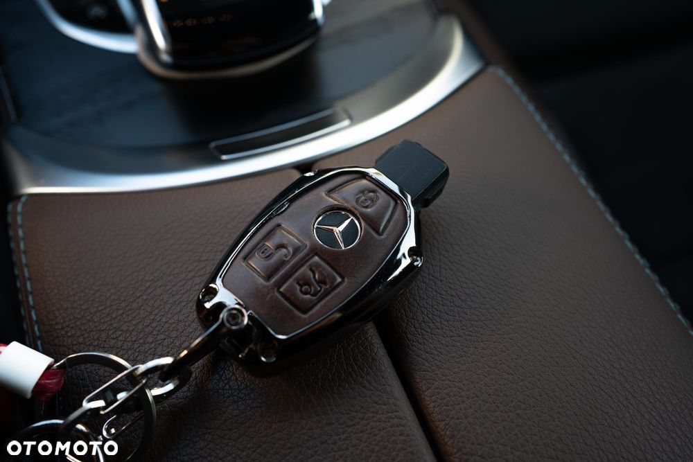 Mercedes-Benz Klasa C 200 7G-TRONIC Edition 1 - 16