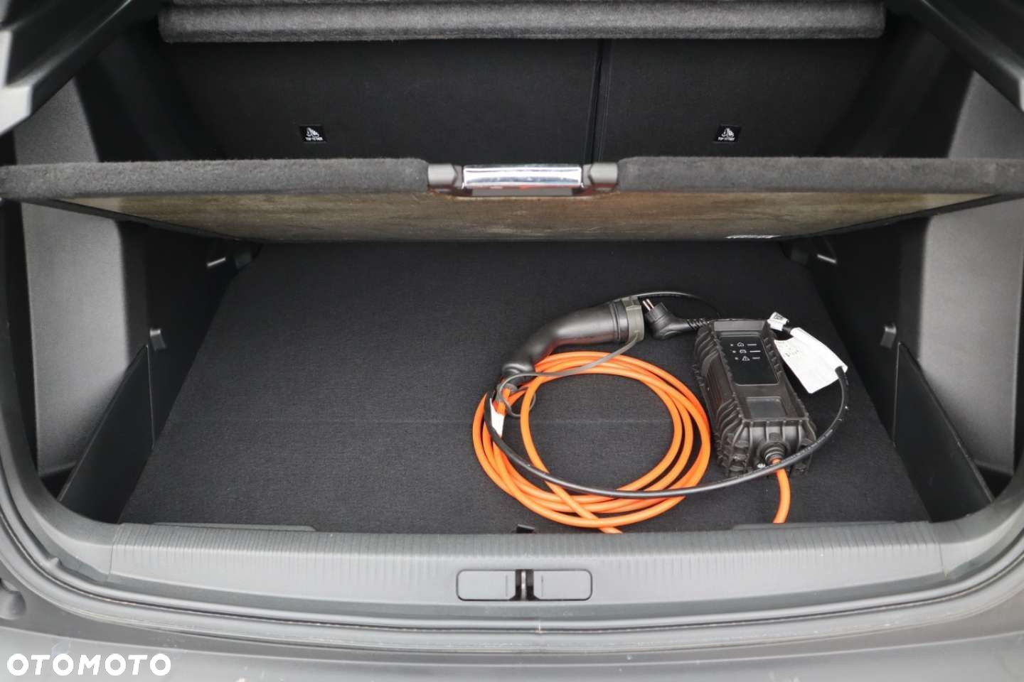 Peugeot 2008 Elektro Allure - 11
