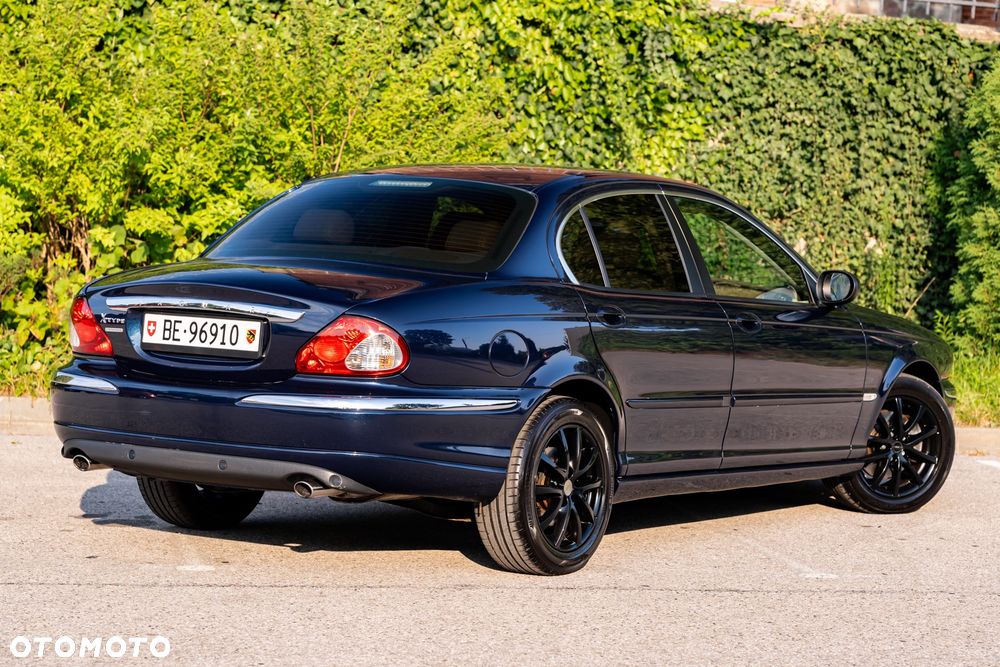 Jaguar X-Type 2.5 V6 4x4 Executive - 9