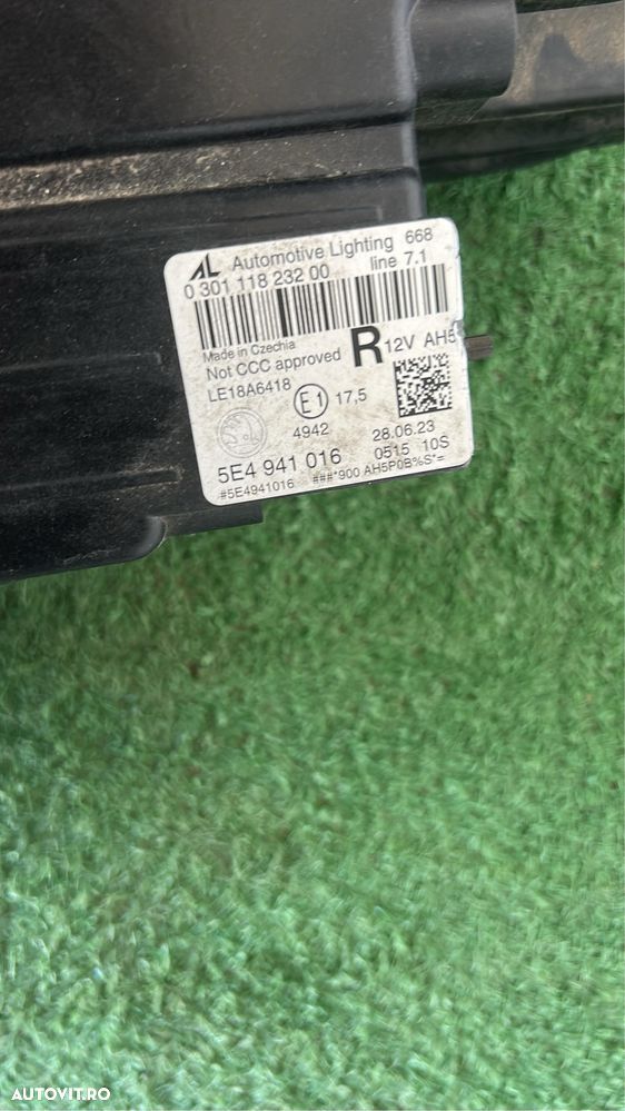 Far dreapta Skoda Octavia 4 crystal lighting - 3