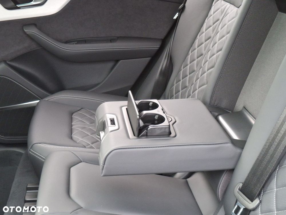 Audi Q8 - 18