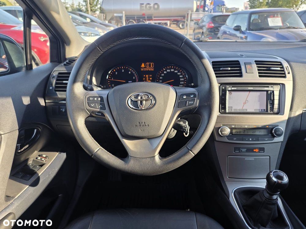 Toyota Avensis 2.0 D-4D Executive - 12