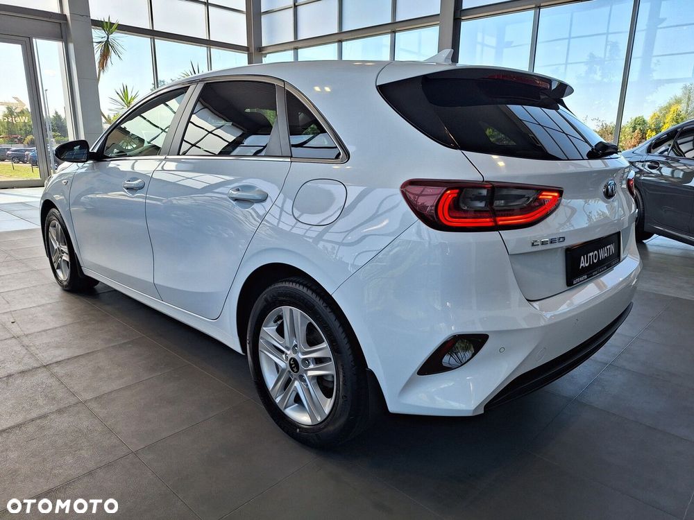 Kia Ceed 1.6 CRDi mHEV M - 3