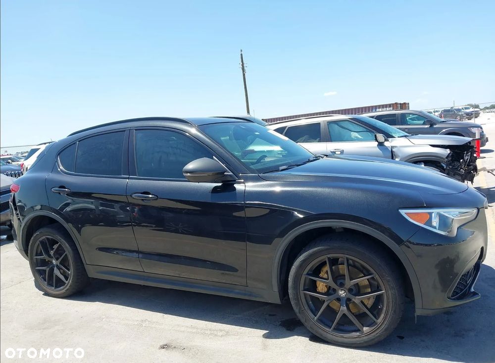 Alfa Romeo Stelvio - 9