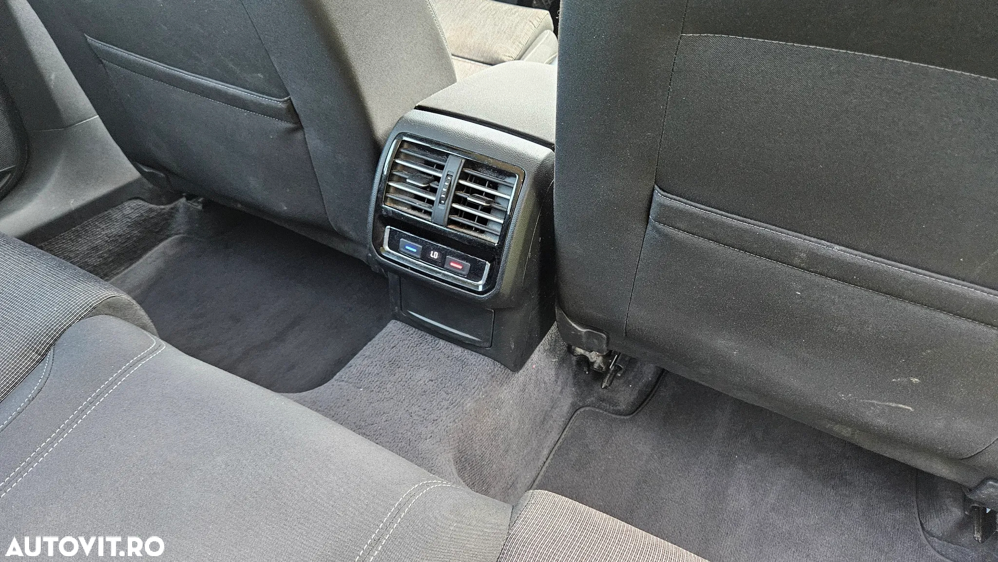 Volkswagen Passat Variant 2.0 TDI (BlueMotion Technology) Comfortline - 13