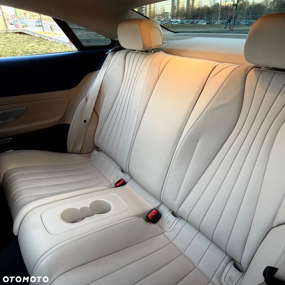 Mercedes-Benz Klasa E 300 9G-TRONIC - 12