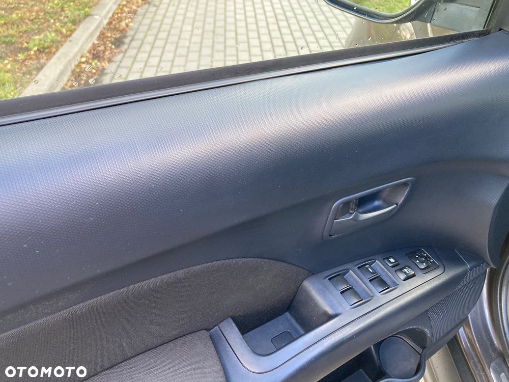 Mitsubishi Outlander 2.0 Invite 2WD EU5 - 12