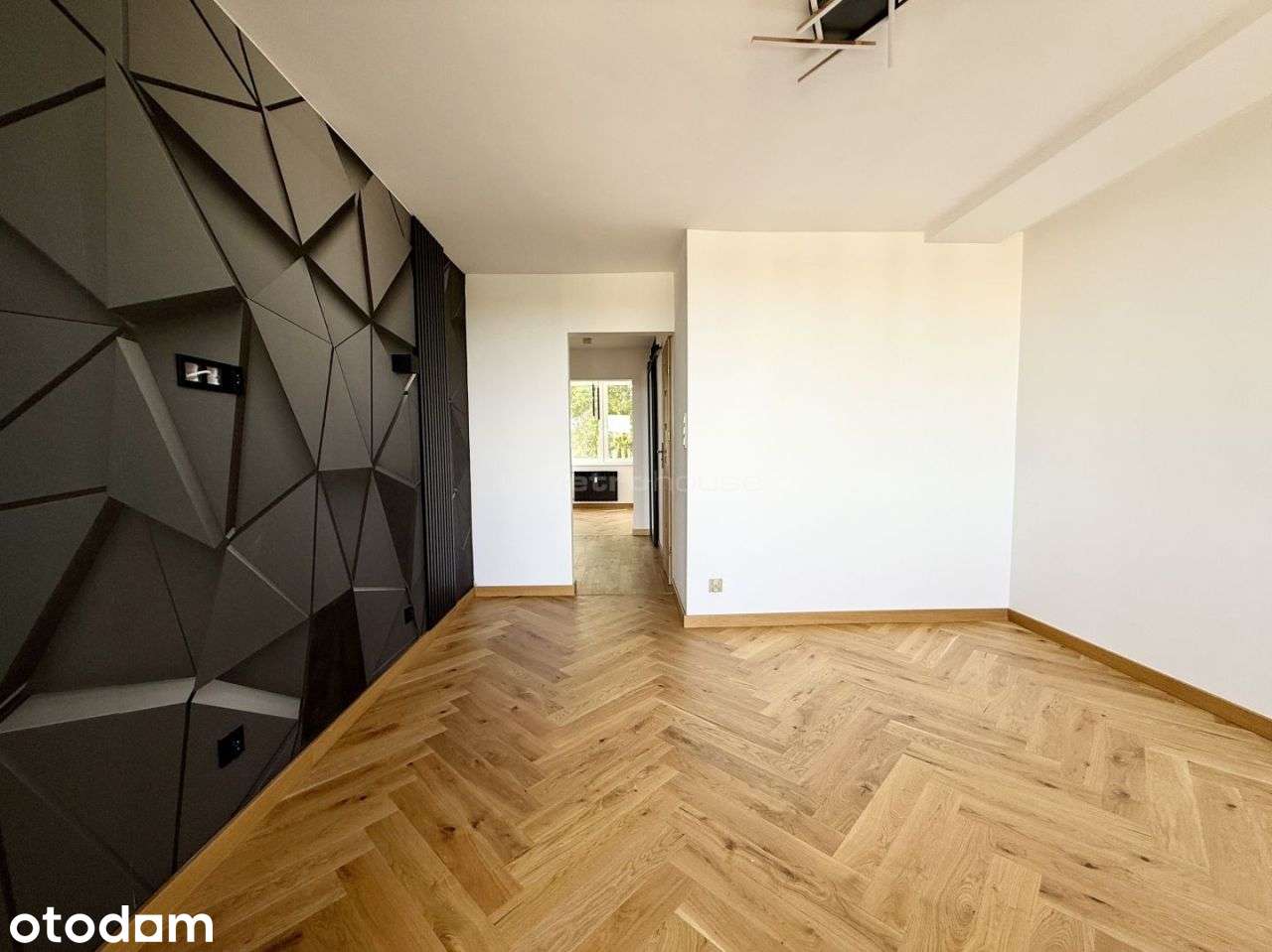 Mieszkanie po generalnym remoncie, 2 piętro,balkon