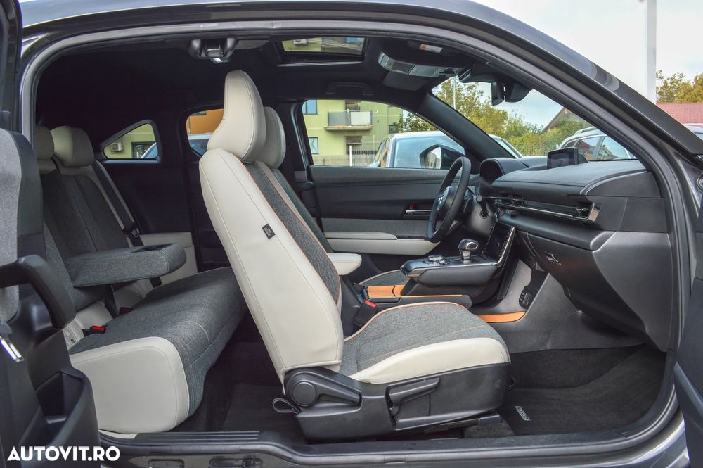Mazda MX-30 e-SKYACTIV EXCLUSIVE-LINE - 33