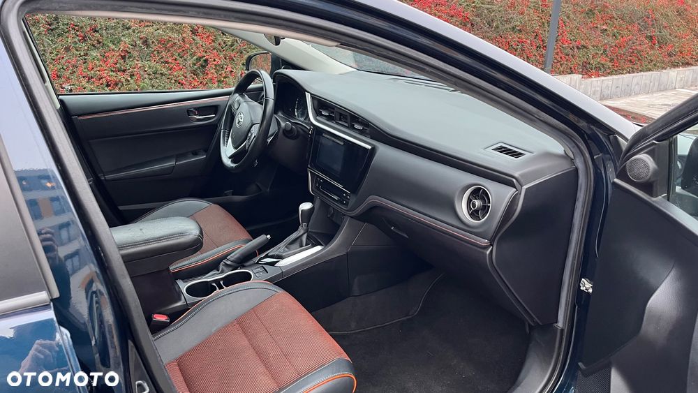 Toyota Corolla - 10