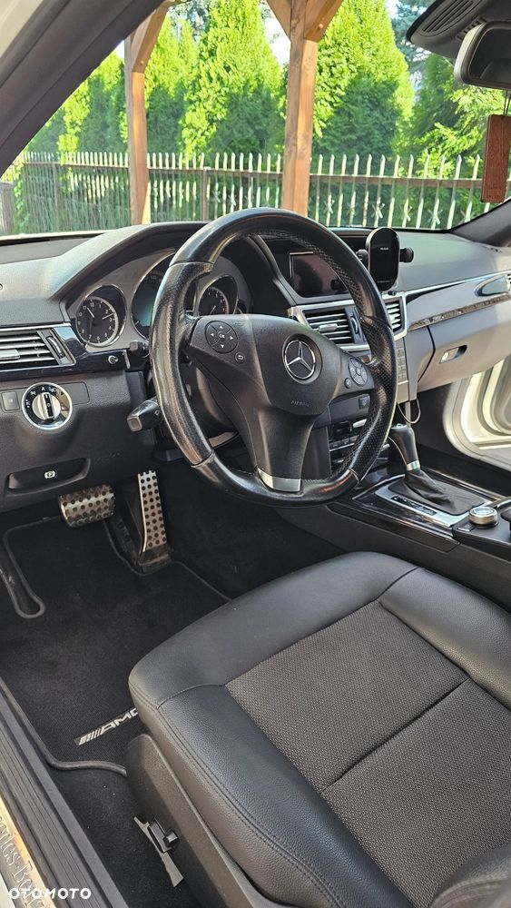 Mercedes-Benz Klasa E 250 CGI BlueEFFICIENCY Avantgarde - 15