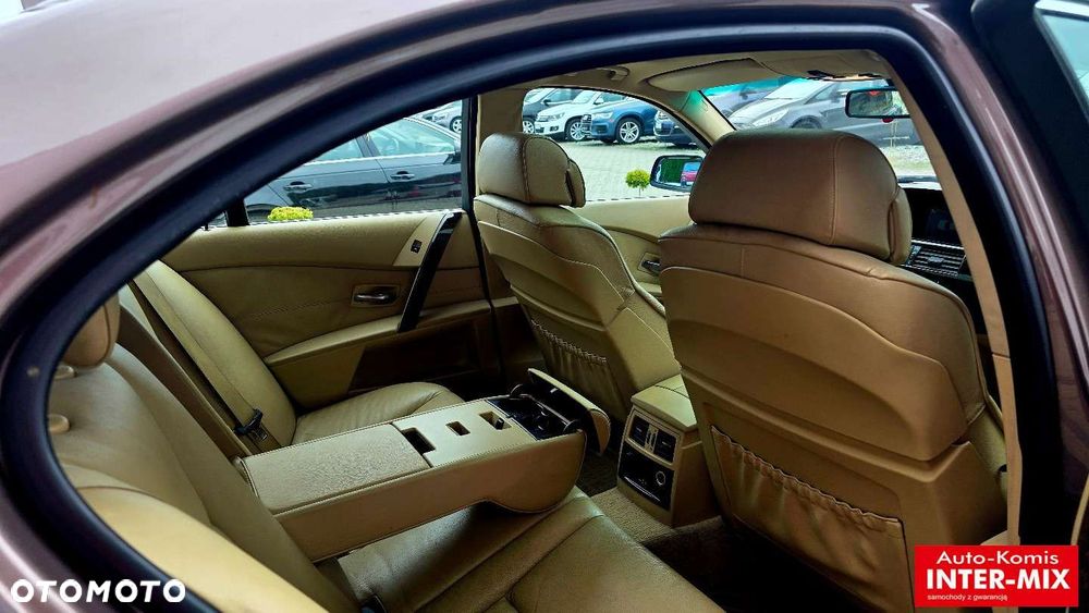 BMW Seria 5 523i - 35