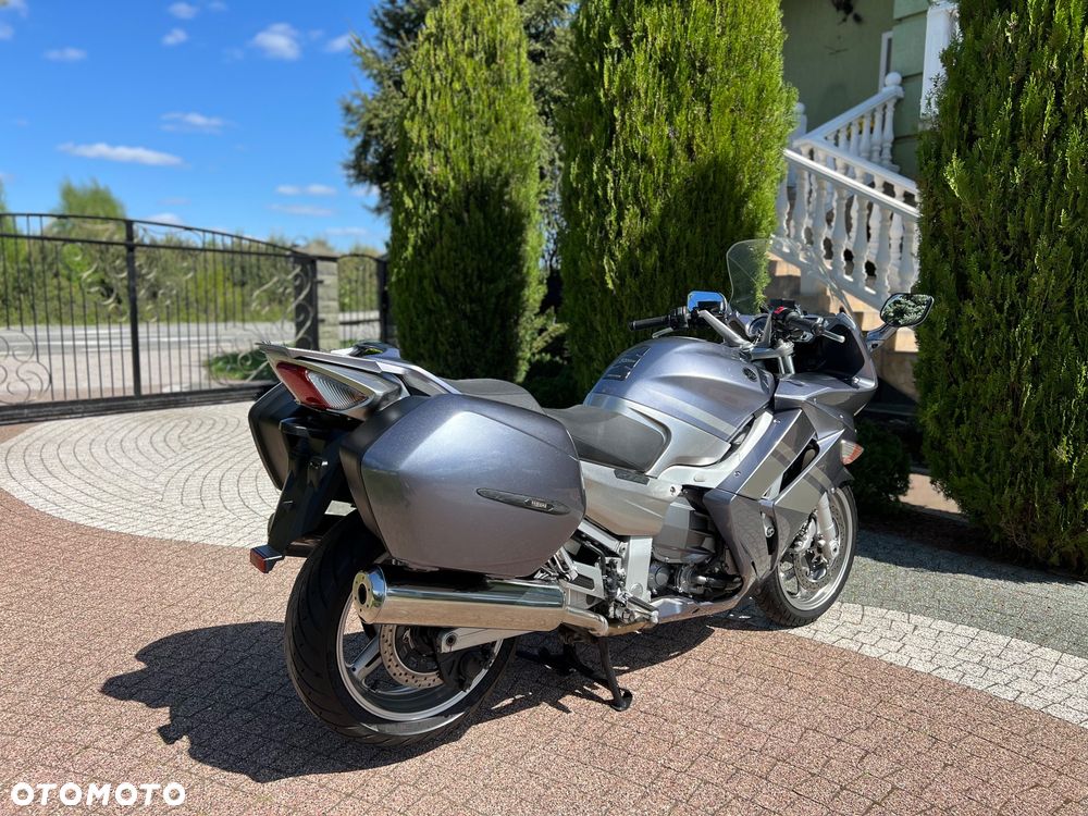 Yamaha FJR - 10