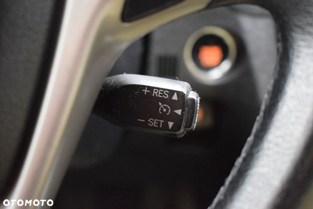 Toyota Avensis 2.0 Sol plus EU5 - 16