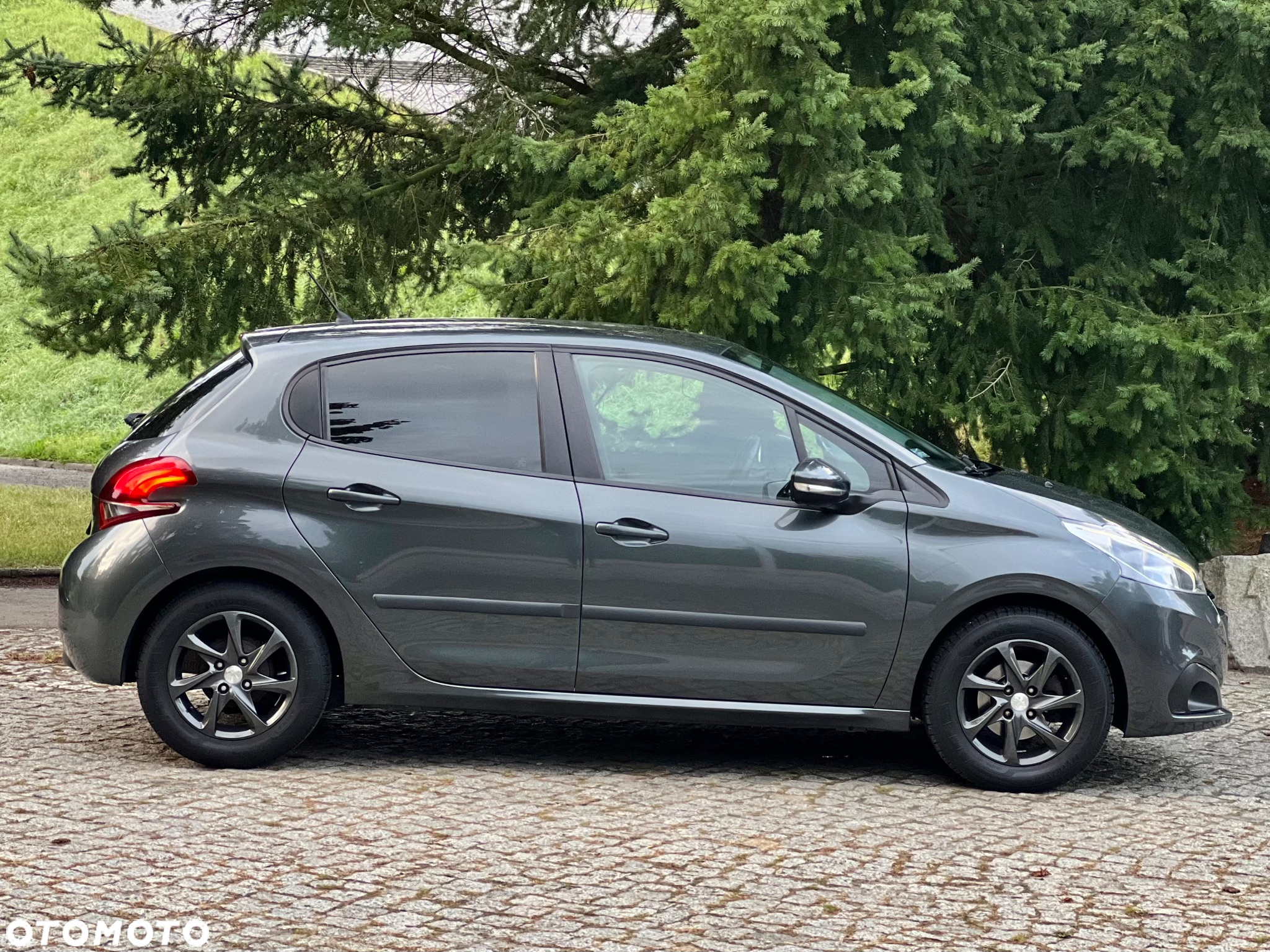 Peugeot 208 - 20