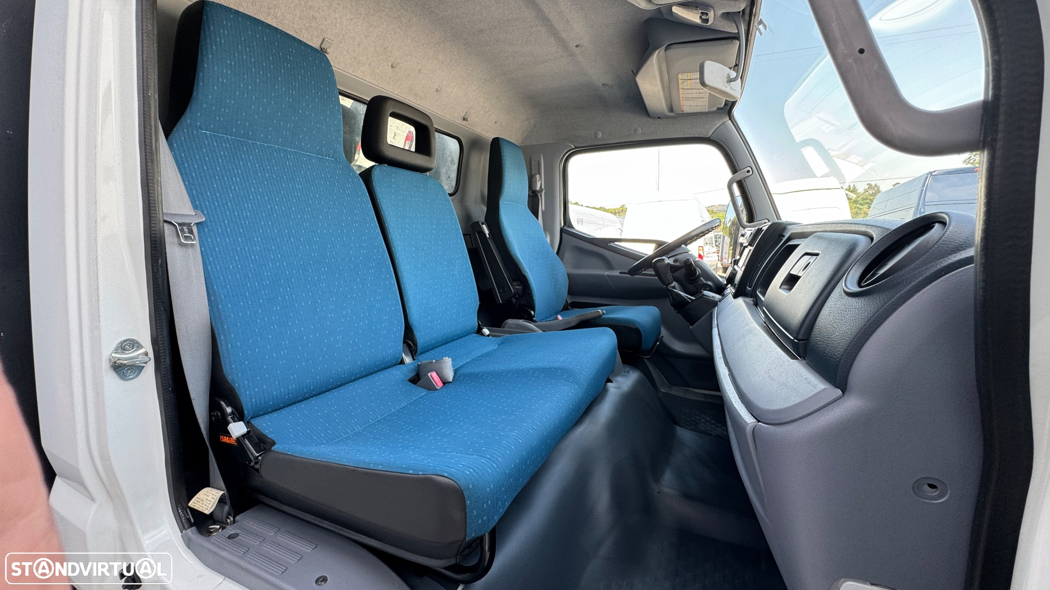 Mitsubishi Canter 3C13 C/Lonas - 4
