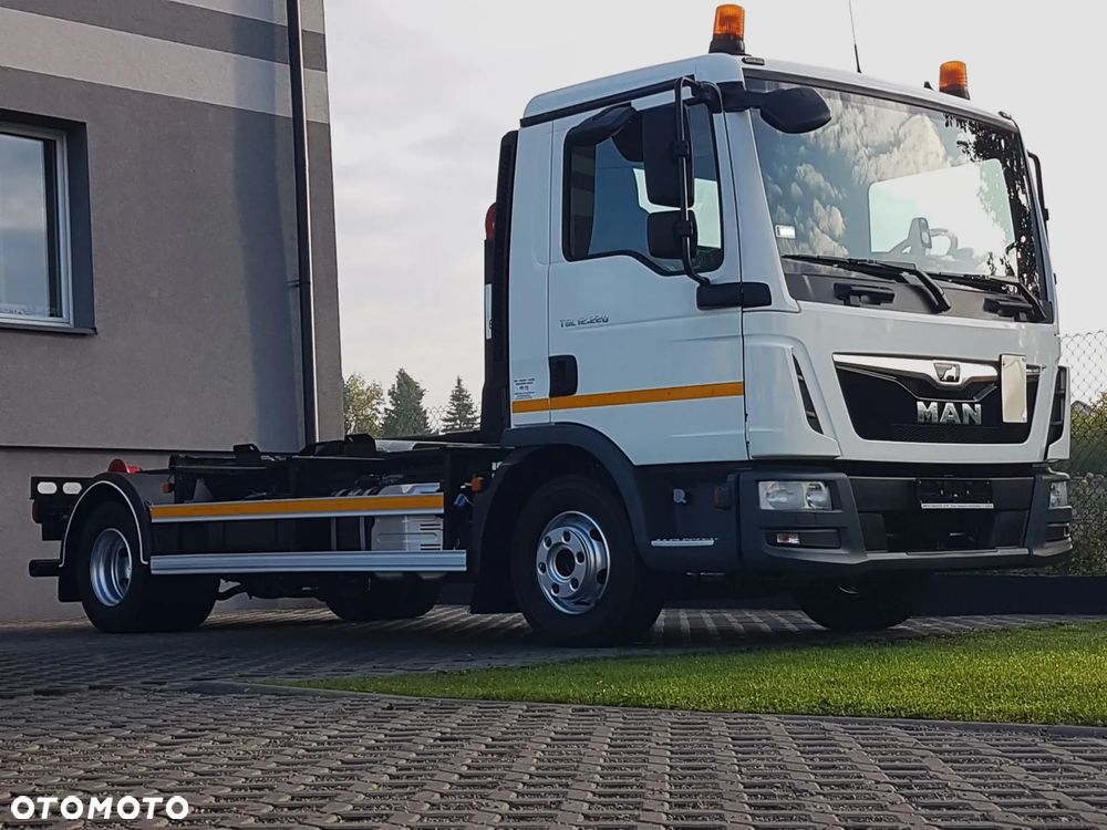 MAN TGL 12.220 HAKOWIEC 4x2 KLIMA - 31