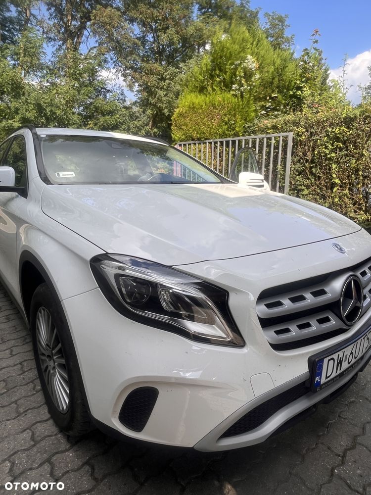Mercedes-Benz GLA - 16