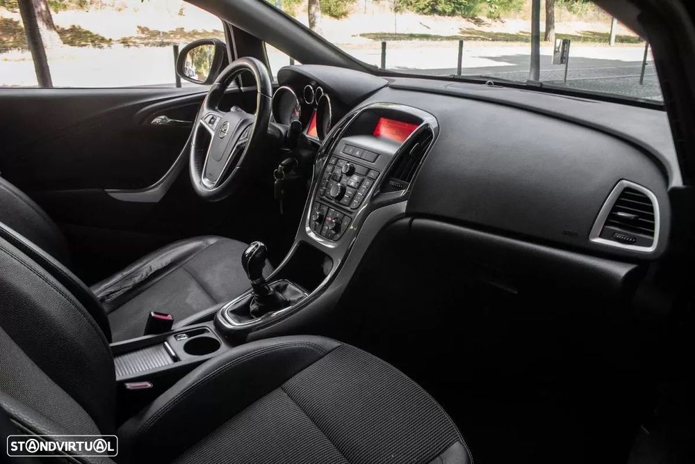 Opel Astra Sports Tourer - 21