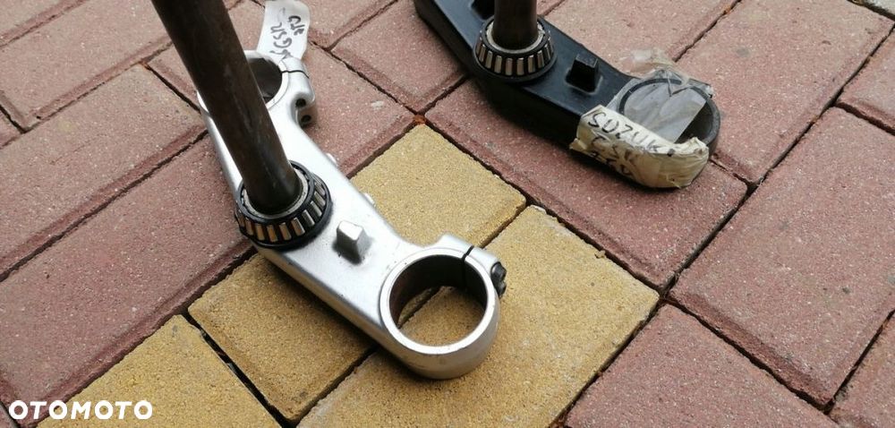 SUZUKI GSR 750 11-17 PÓŁKA DOLNA SREBRNA - 3